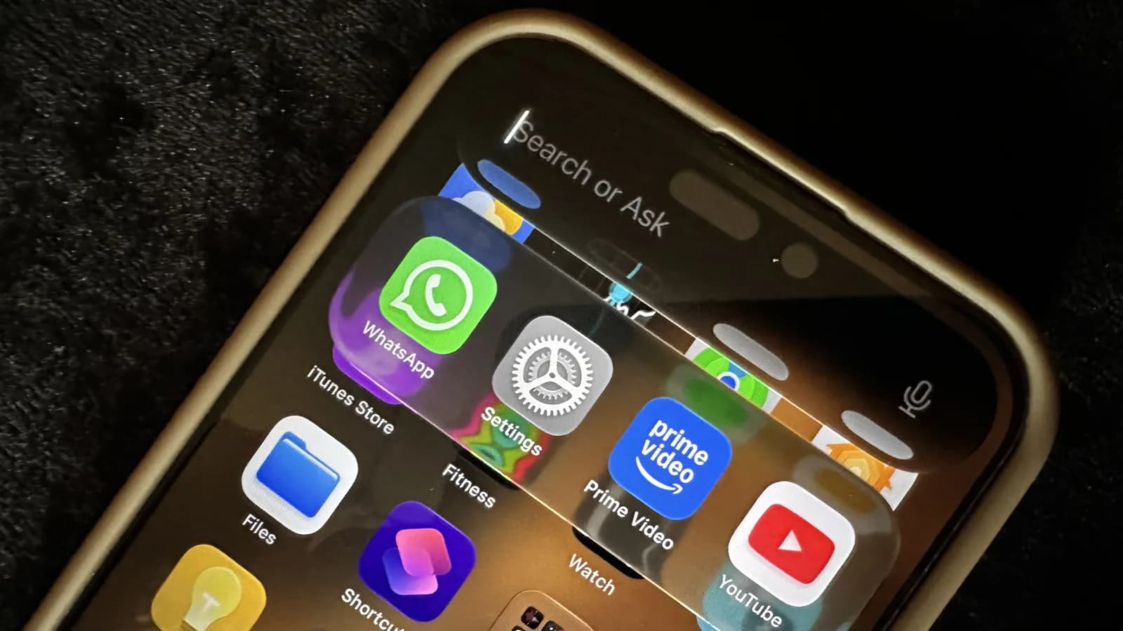 iPhone settings screen showing the Siri Excluded Apps list with app toggles
